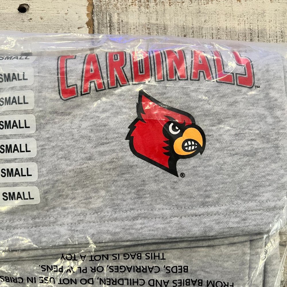 Louisville Cardinals Men's Shorts Liv Casual NWT in Plastic